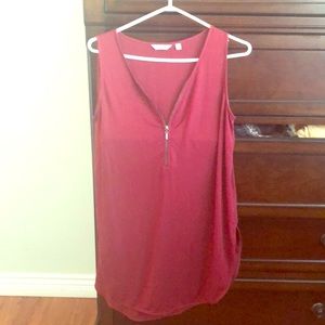 Red mehroon top with front zipper